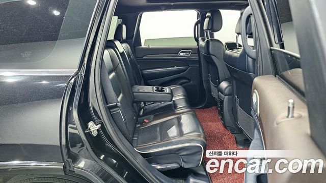 Jeep Grand Cherokee 3.0 Diesel Overland WK2 2017 — фото 12