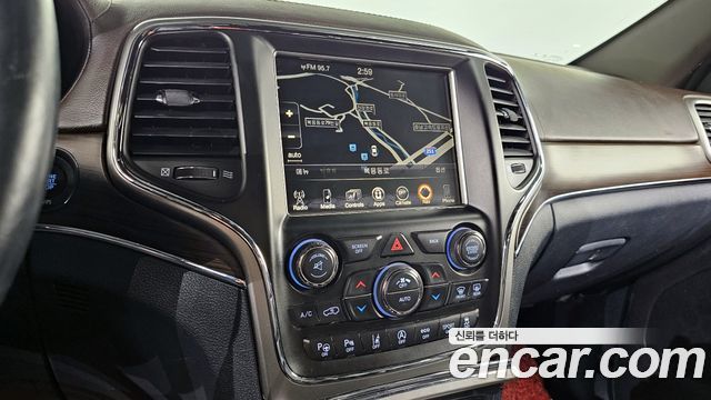 Jeep Grand Cherokee 3.0 Diesel Overland WK2 2017 — фото 13