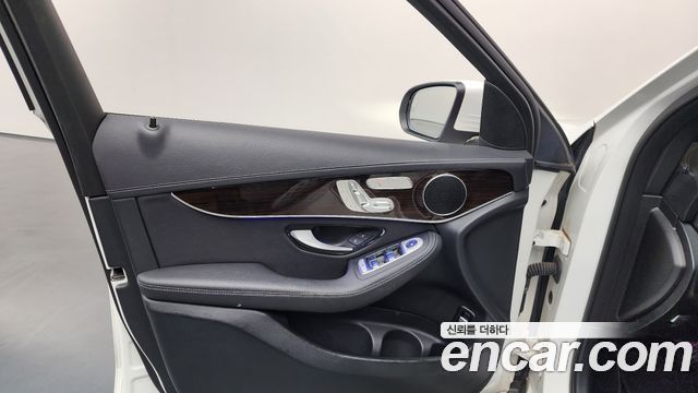 Mercedes-Benz GLC-Class (X253) GLC300 4MATIC 2020 — фото 24