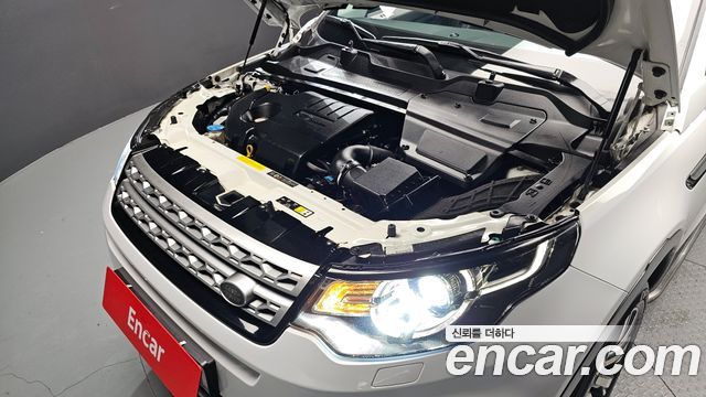Land Rover Discovery Sport 2.0 TD4 HSE Luxury 2017 — фото 6