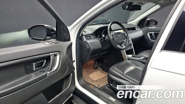 Land Rover Discovery Sport 2.0 TD4 HSE Luxury 2017 — фото 10
