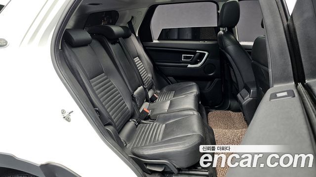 Land Rover Discovery Sport 2.0 TD4 HSE Luxury 2017 — фото 11