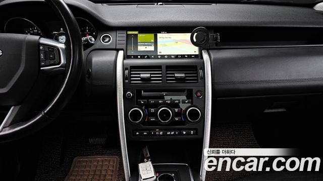Land Rover Discovery Sport 2.0 TD4 HSE Luxury 2017 — фото 13