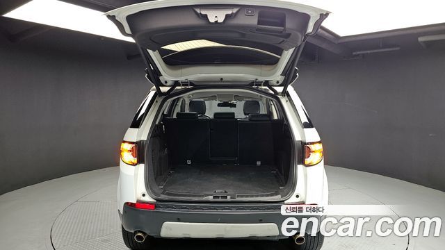 Land Rover Discovery Sport 2.0 TD4 HSE Luxury 2017 — фото 20