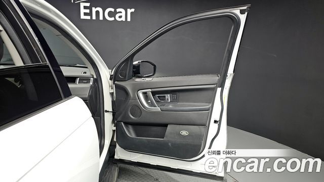 Land Rover Discovery Sport 2.0 TD4 HSE Luxury 2017 — фото 25