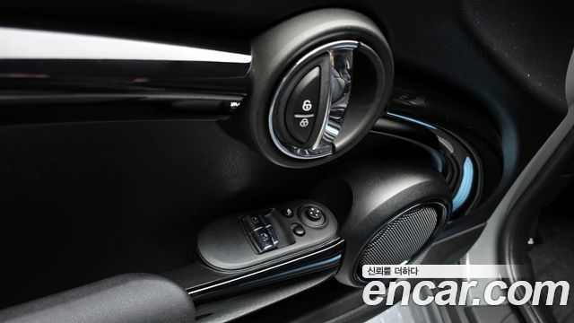 MINI Cooper S Classic Third Generation 2022 — фото 16