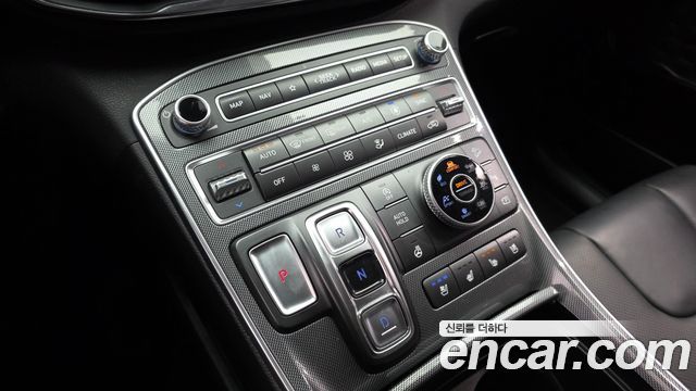 Hyundai Santa Fe Diesel 2.2 4WD Exclusive 2022 — фото 9
