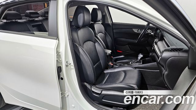 Kia K3 Standard 2021 — фото 12