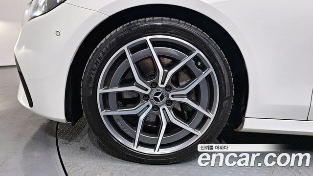 Mercedes-Benz E-Class (W213) E220d 4MATIC AMG Line 2021 — фото 5