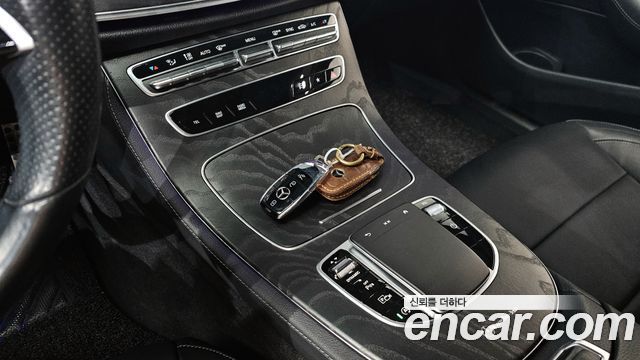 Mercedes-Benz E-Class (W213) E220d 4MATIC AMG Line 2021 — фото 9