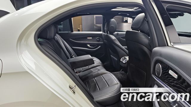 Mercedes-Benz E-Class (W213) E220d 4MATIC AMG Line 2021 — фото 11