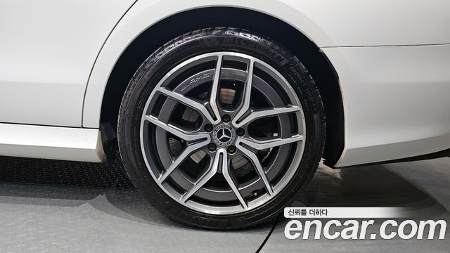 Mercedes-Benz E-Class (W213) E220d 4MATIC AMG Line 2021 — фото 21
