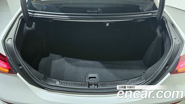 Mercedes-Benz E-Class (W213) E220d 4MATIC AMG Line 2021 — фото 27