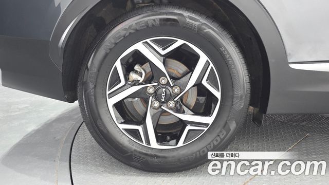 Kia Sportage (V) Diesel 2.0 2WD Prestige 2023 — фото 5