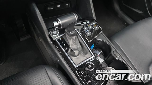 Kia Sportage (V) Diesel 2.0 2WD Prestige 2023 — фото 9