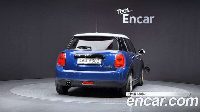 MINI Cooper D 5Door Standard 3rd 2017 — фото 4