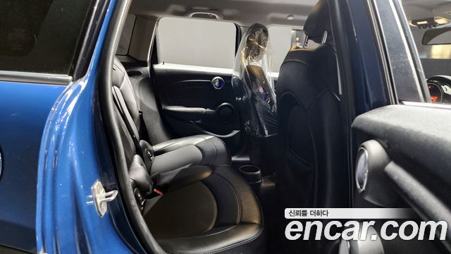 MINI Cooper D 5Door Standard 3rd 2017 — фото 11