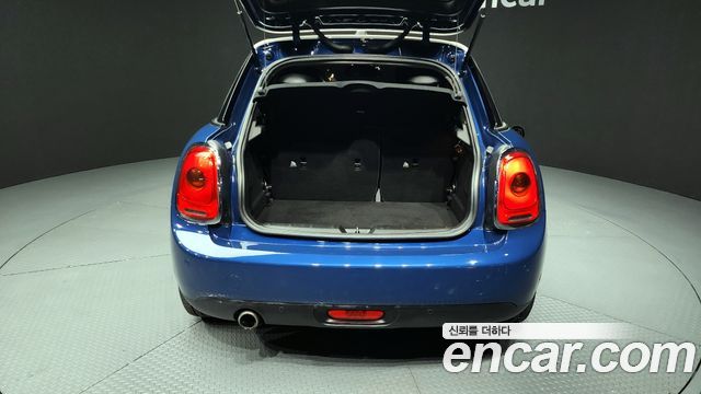 MINI Cooper D 5Door Standard 3rd 2017 — фото 16