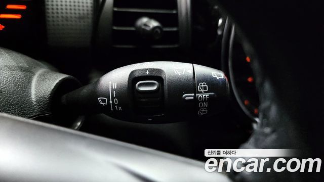 MINI Cooper D 5Door Standard 3rd 2017 — фото 18