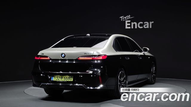 BMW 7 Series (G70) 740d xDrive M Sport 2025 — фото 2