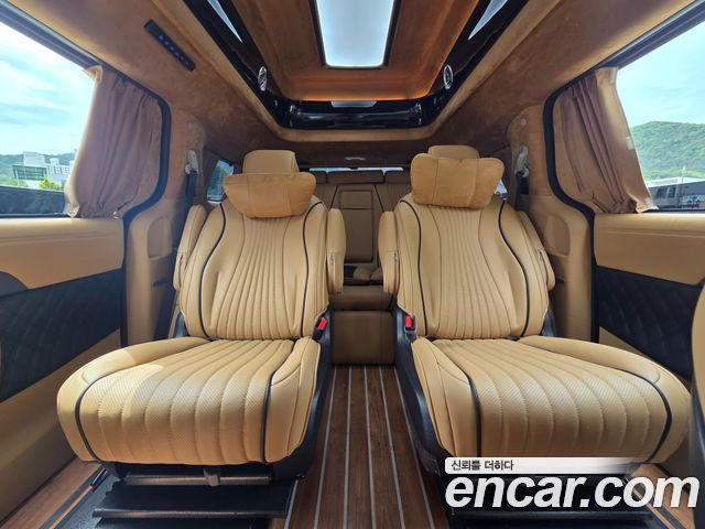 Kia Carnival (IV) Gasoline 9-Seater Hi Limousine (7-seater Limousine(Special vehicle) 2024 — фото 22