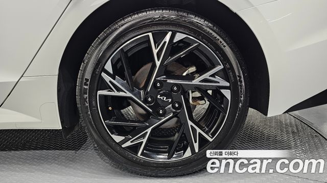 Kia K5 (III) 2.0 Noblesse 2024 — фото 21