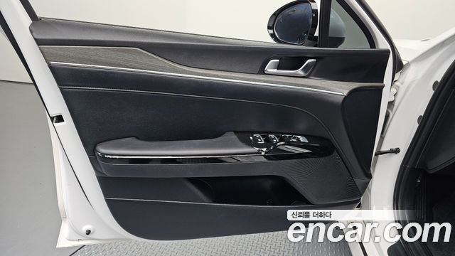 Kia K5 (III) 2.0 Noblesse 2024 — фото 24