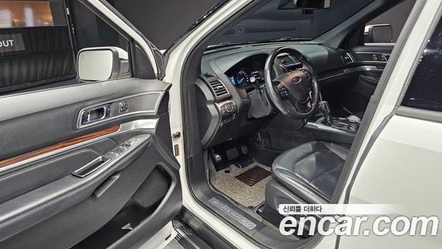 Ford Explorer 2.3 Limited 4WD 5th 2018 — фото 10