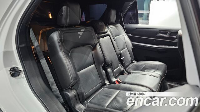 Ford Explorer 2.3 Limited 4WD 5th 2018 — фото 12