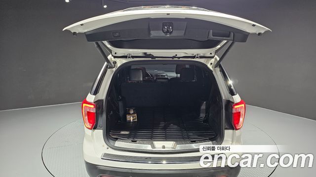 Ford Explorer 2.3 Limited 4WD 5th 2018 — фото 19
