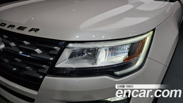 Ford Explorer 2.3 Limited 4WD 5th 2018 — фото 22