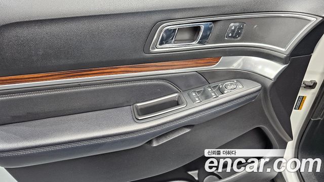 Ford Explorer 2.3 Limited 4WD 5th 2018 — фото 24