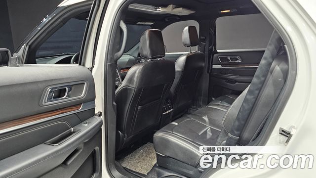 Ford Explorer 2.3 Limited 4WD 5th 2018 — фото 26