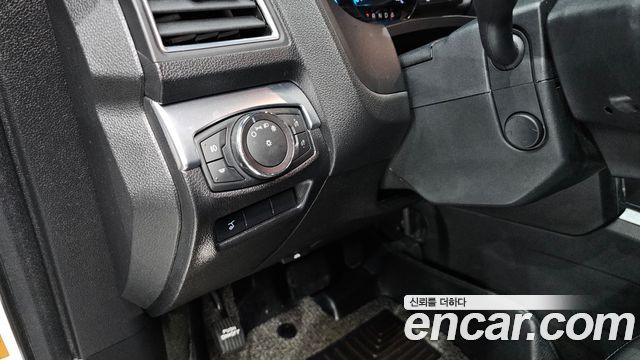 Ford Explorer 2.3 Limited 4WD 5th 2018 — фото 31
