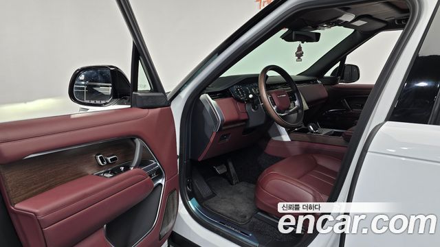 Land Rover Range Rover (V) P550E AB 2025 — фото 10