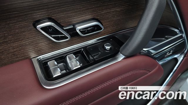 Land Rover Range Rover (V) P550E AB 2025 — фото 36