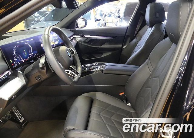 BMW 5 Series (G60) 520i Special Edition 2025 — фото 10