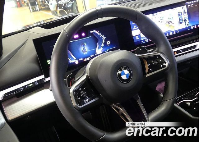 BMW 5 Series (G60) 520i Special Edition 2025 — фото 16