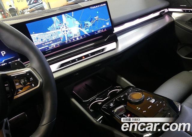 BMW 5 Series (G60) 520i Special Edition 2025 — фото 18