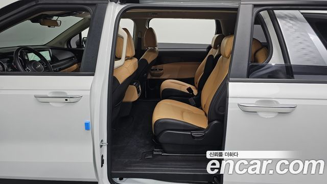 Kia Carnival (IV) Diesel 9-Seater Prestige 2023 — фото 17