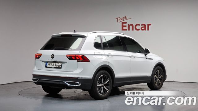 Volkswagen Tiguan (II) 2.0 TDI Premium 2021 — фото 2