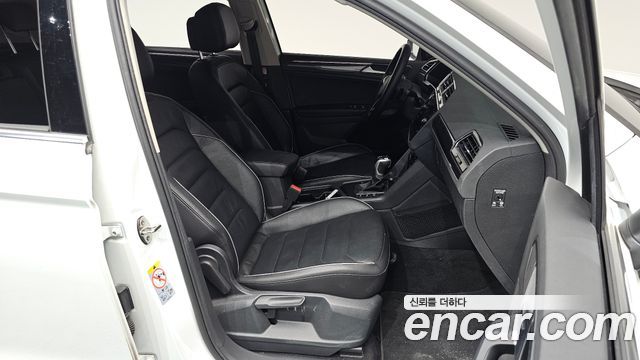 Volkswagen Tiguan (II) 2.0 TDI Premium 2021 — фото 12
