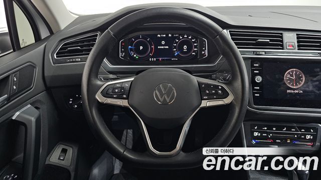 Volkswagen Tiguan (II) 2.0 TDI Premium 2021 — фото 13
