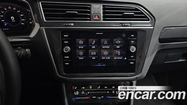 Volkswagen Tiguan (II) 2.0 TDI Premium 2021 — фото 14