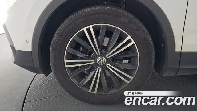 Volkswagen Tiguan (II) 2.0 TDI Premium 2021 — фото 21