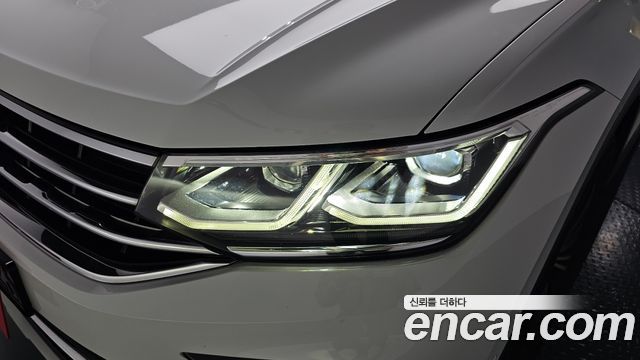 Volkswagen Tiguan (II) 2.0 TDI Premium 2021 — фото 22