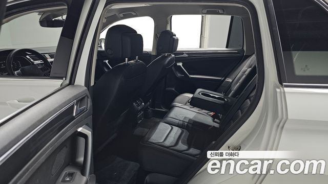 Volkswagen Tiguan (II) 2.0 TDI Premium 2021 — фото 26