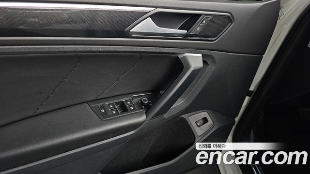 Volkswagen Tiguan (II) 2.0 TDI Premium 2021 — фото 31