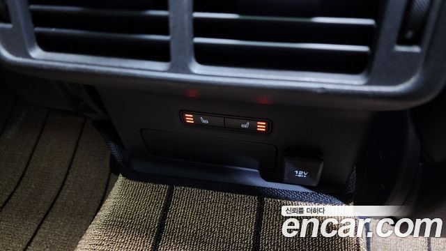 Land Rover Range Rover Velar 3.0 D300 R-Dynamic HSE 2019 — фото 16