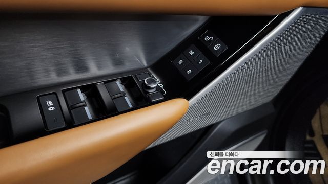 Land Rover Range Rover Velar 3.0 D300 R-Dynamic HSE 2019 — фото 39